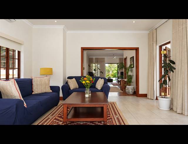 3 BEDROOM TOWNHOUSE FOR SALE IN HILLCREST CENTRAL